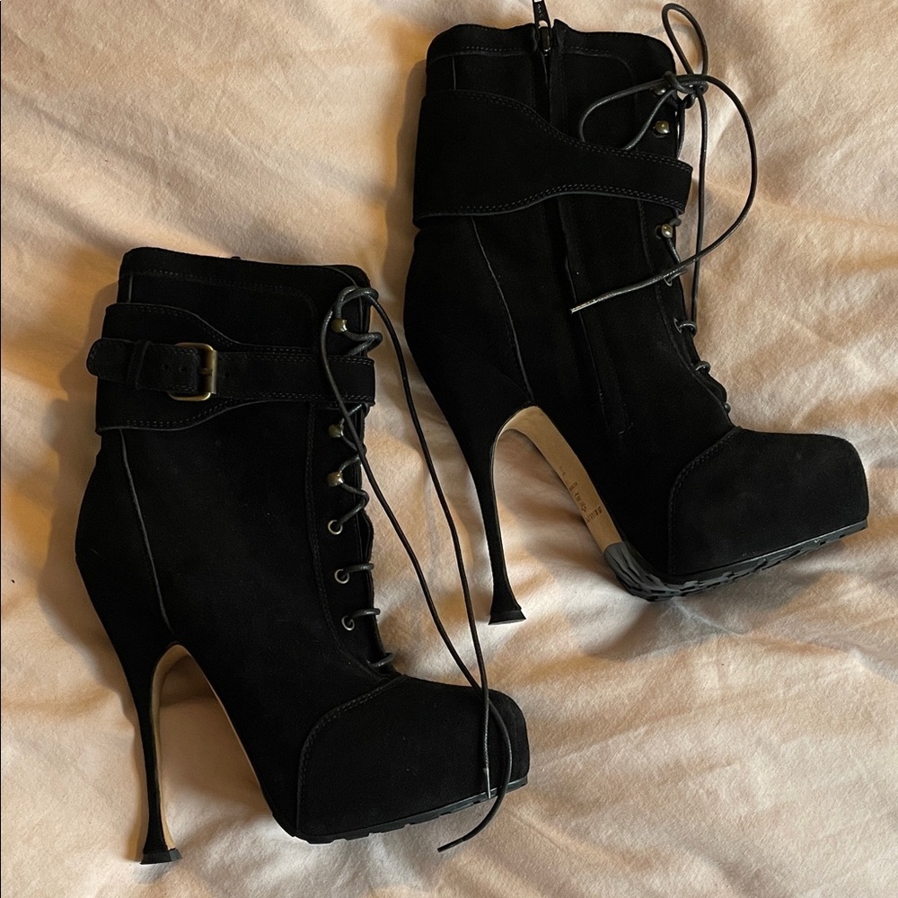 Brian Atwood size 37 oh so sexy heeled booties